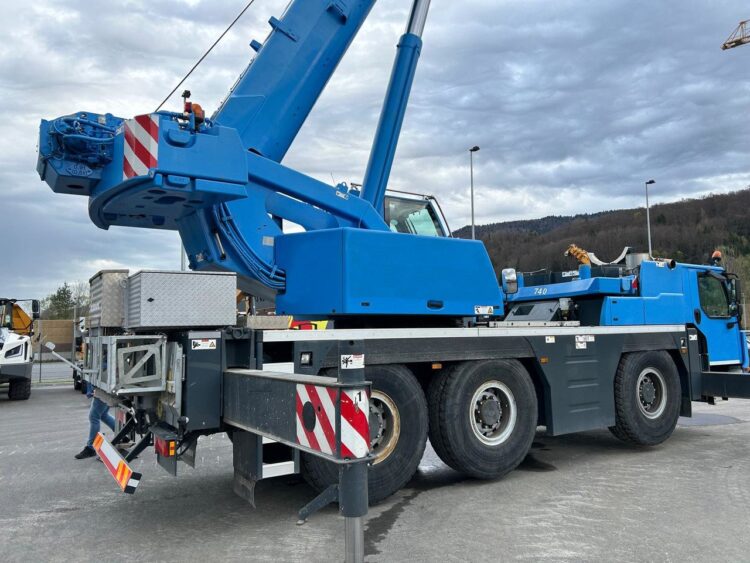 Grue Mobile 70 tonnes à louer avec conducteur : TLiebherr LTM-1070 – Image 3