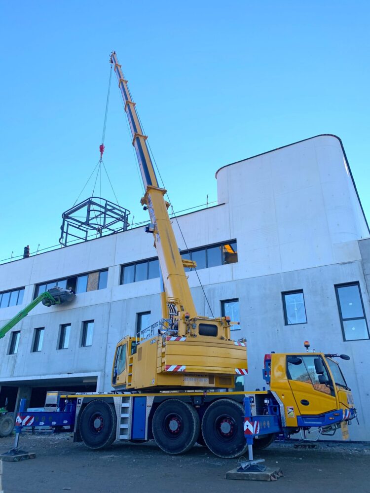 Grue Mobile 60 tonnes à louer avec conducteur : Marchetti MG 60.3/2