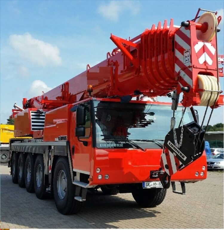 Grue Mobile 100 tonnes à louer avec conducteur : Liebherr LTM 1100-5.3 – Image 4