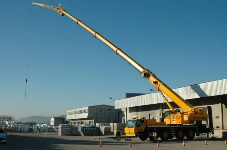 Grue Mobile 60 tonnes à louer avec conducteur : Marchetti MG 60.3/2 – Image 7